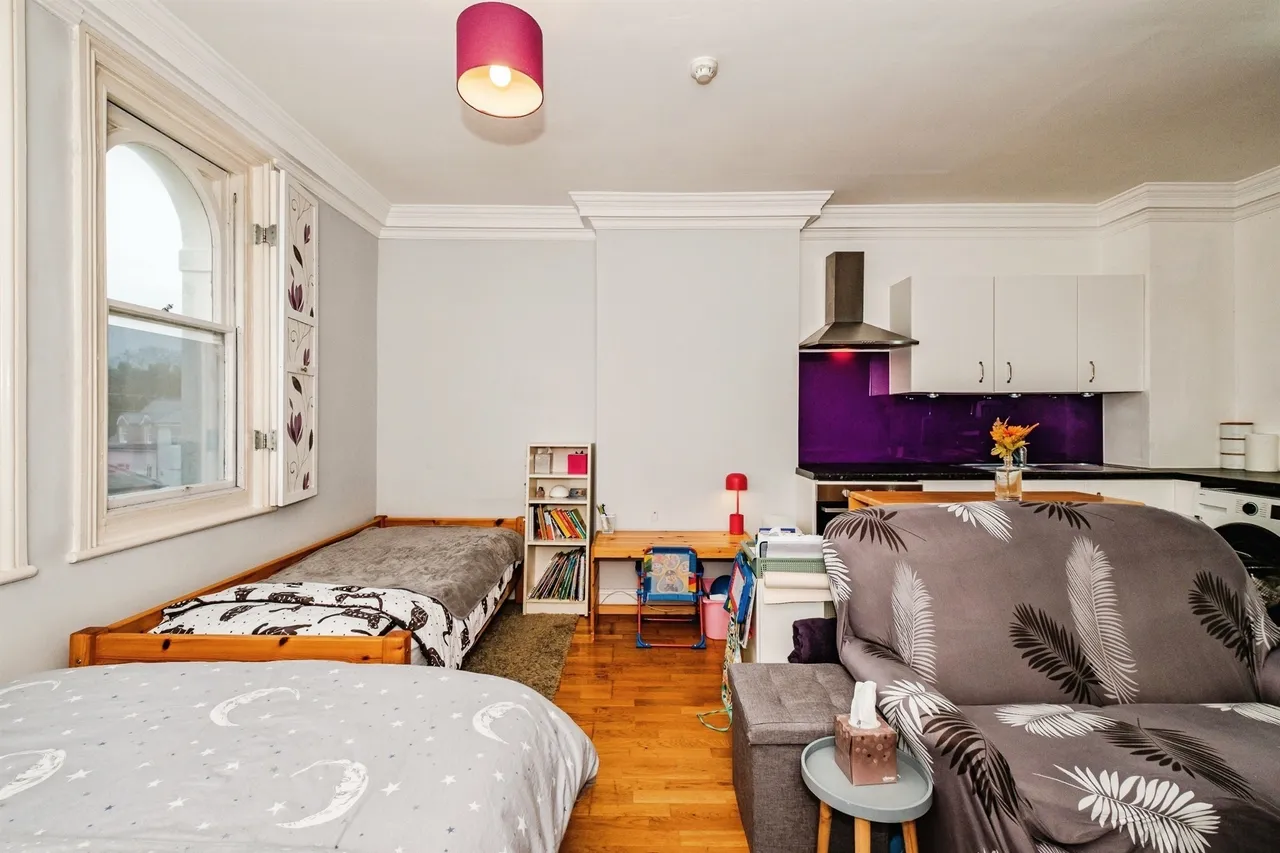 Farncombe Road, Worthing, BN11, photo 5