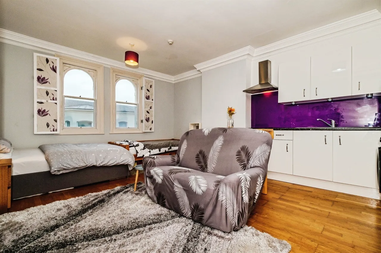 Farncombe Road, Worthing, BN11, photo 3