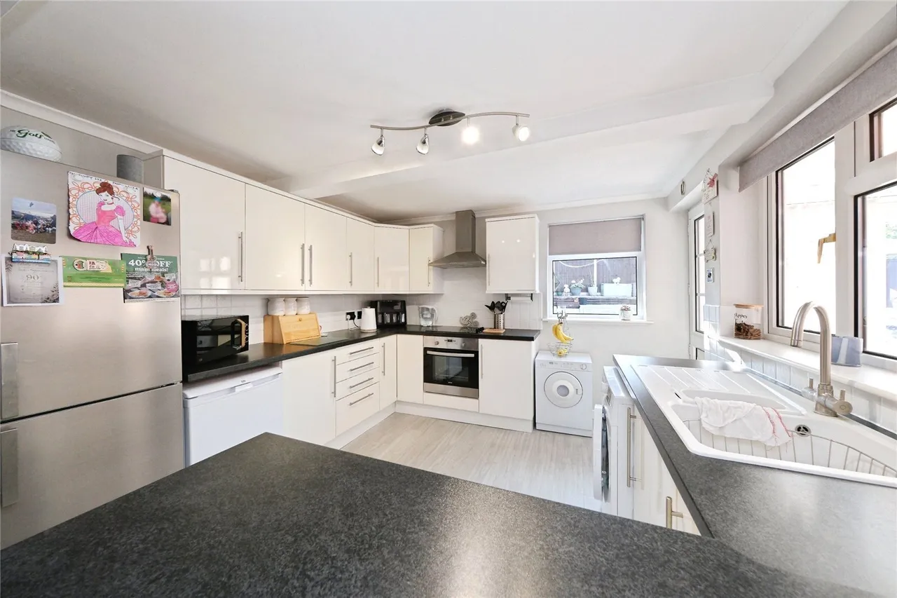 The Green, Mansfield Woodhouse, Mansfield, Nottinghamshire, NG19, photo 4