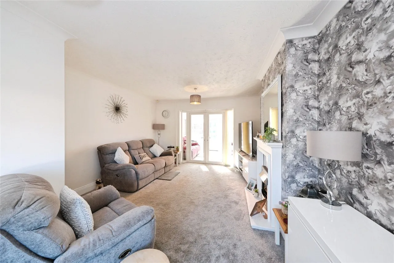 The Green, Mansfield Woodhouse, Mansfield, Nottinghamshire, NG19, photo 2