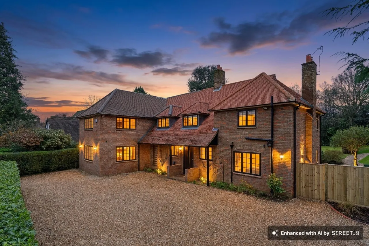 Chiltern Hills Road, Beaconsfield, HP9, photo 23