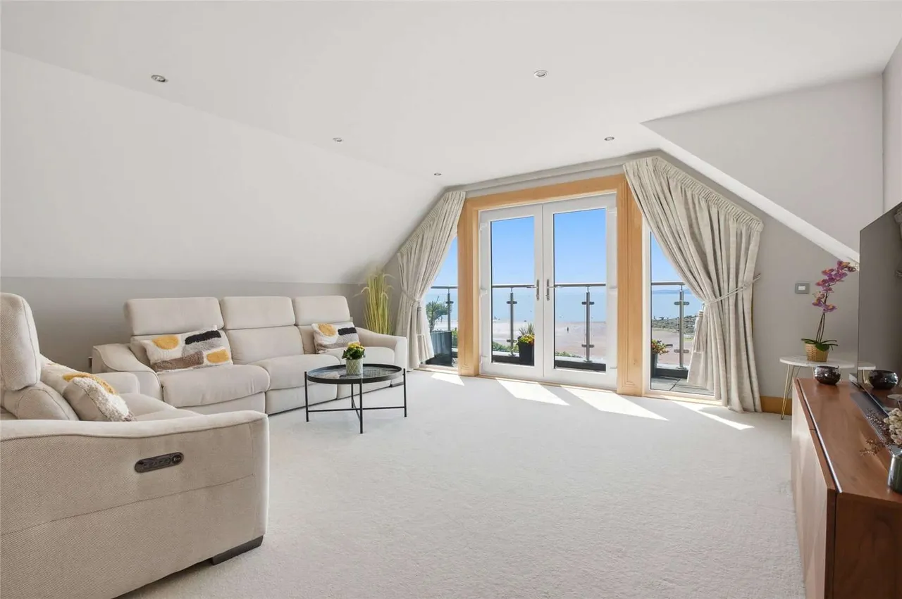 Hyndman Road, Seamill, KA23, photo 14