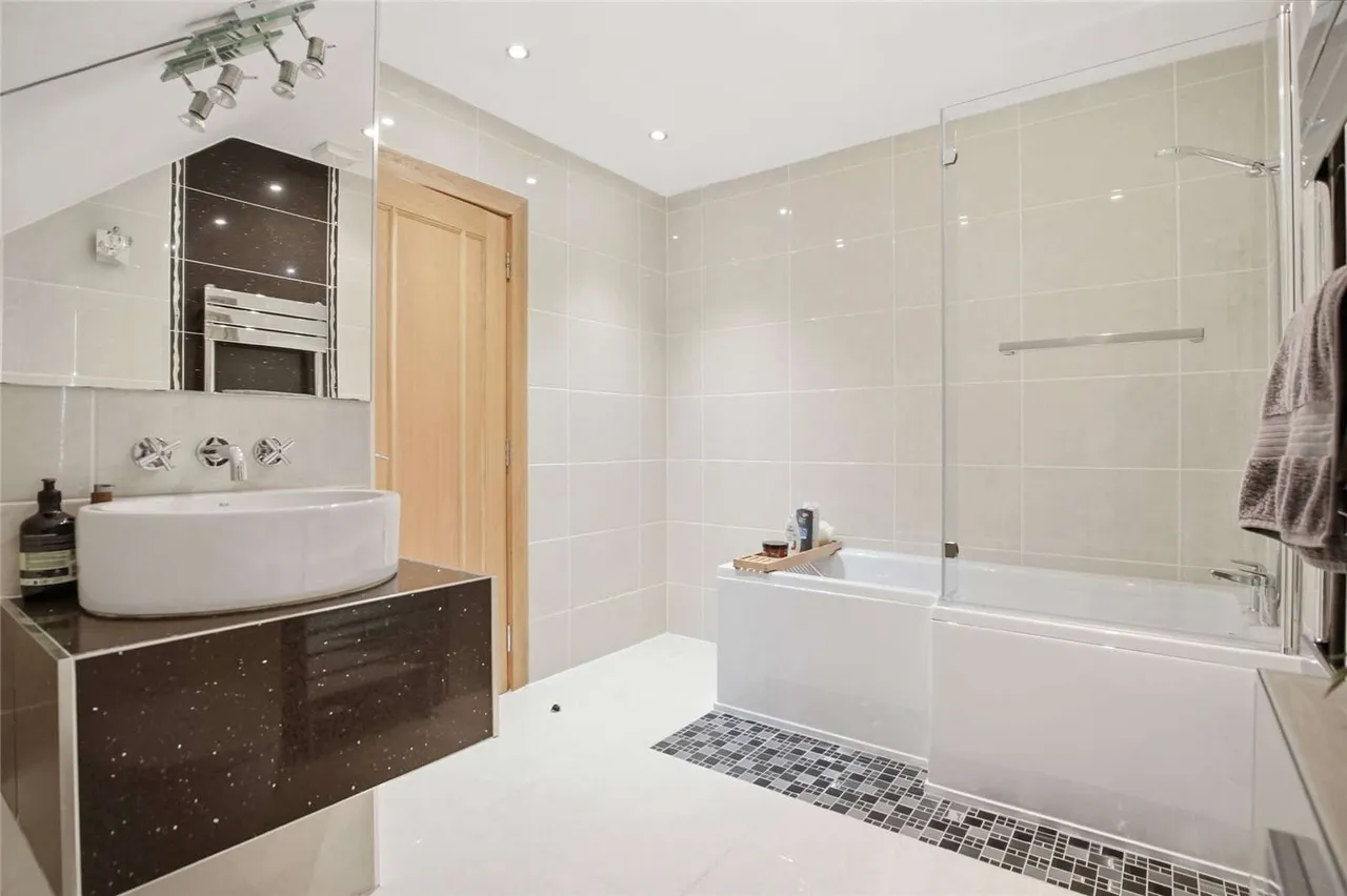 Hyndman Road, Seamill, KA23, photo 22