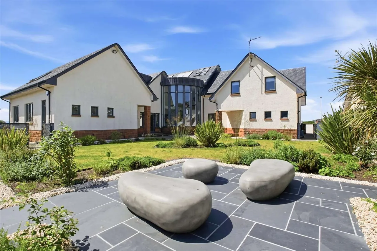 Hyndman Road, Seamill, KA23, photo 31