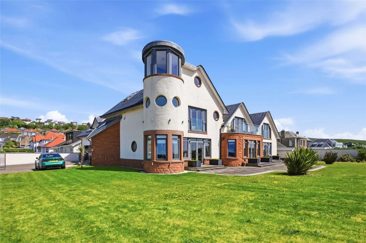 Hyndman Road, Seamill, KA23, photo 3
