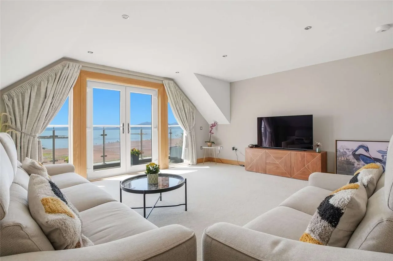 Hyndman Road, Seamill, KA23, photo 15