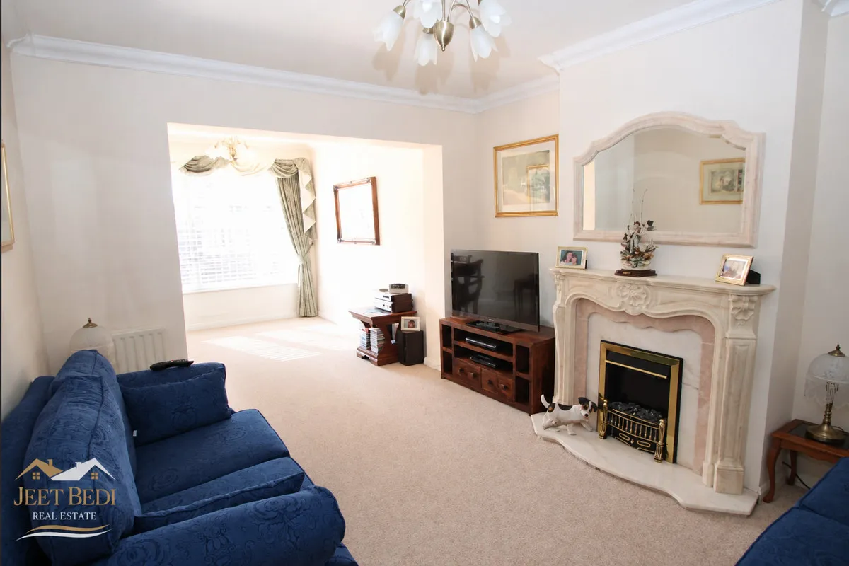Montrose Close, Ashford, TW15, photo 5