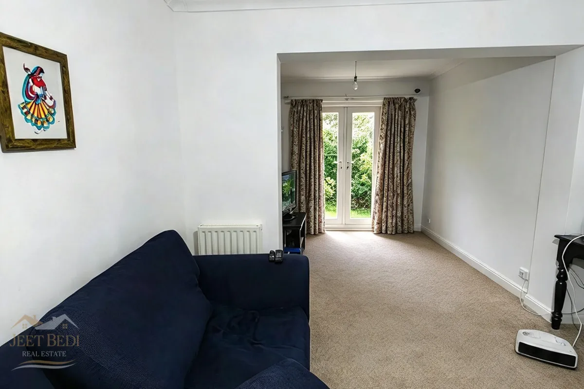 Montrose Close, Ashford, TW15, photo 6
