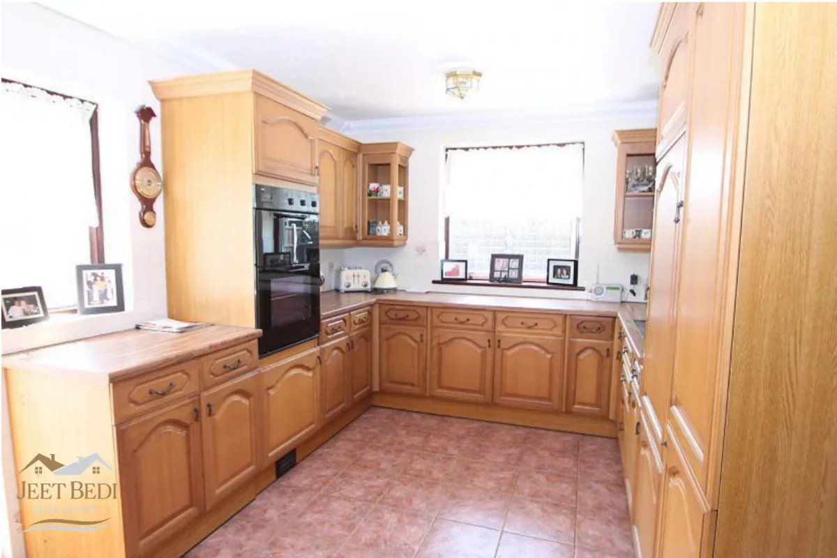 Montrose Close, Ashford, TW15, photo 3