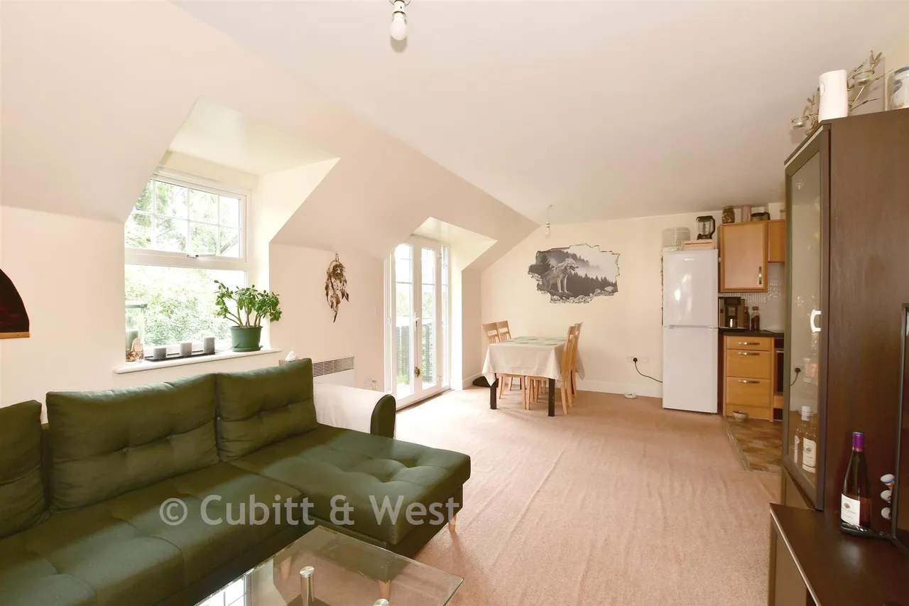 Worth Park Avenue, Crawley, RH10, photo 3