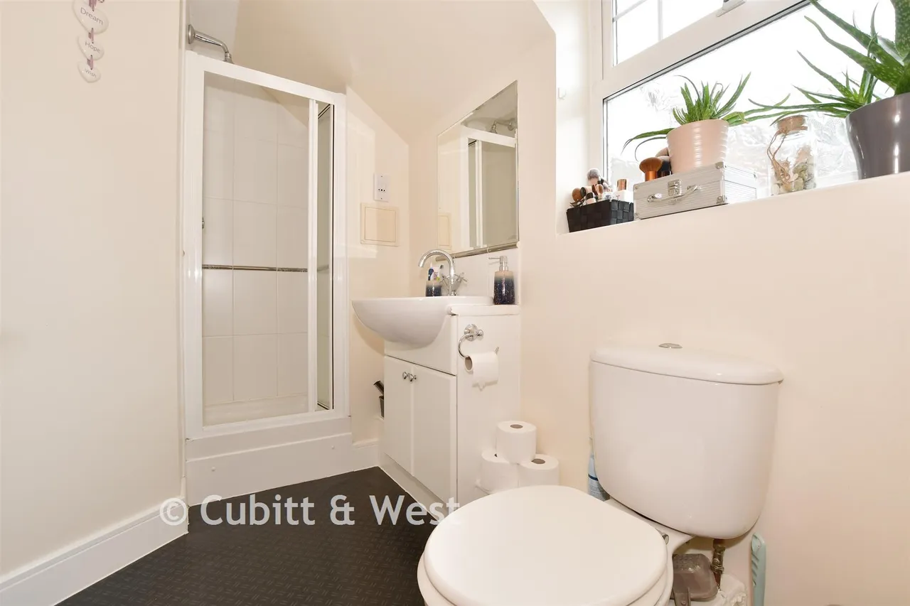 Worth Park Avenue, Crawley, RH10, photo 8