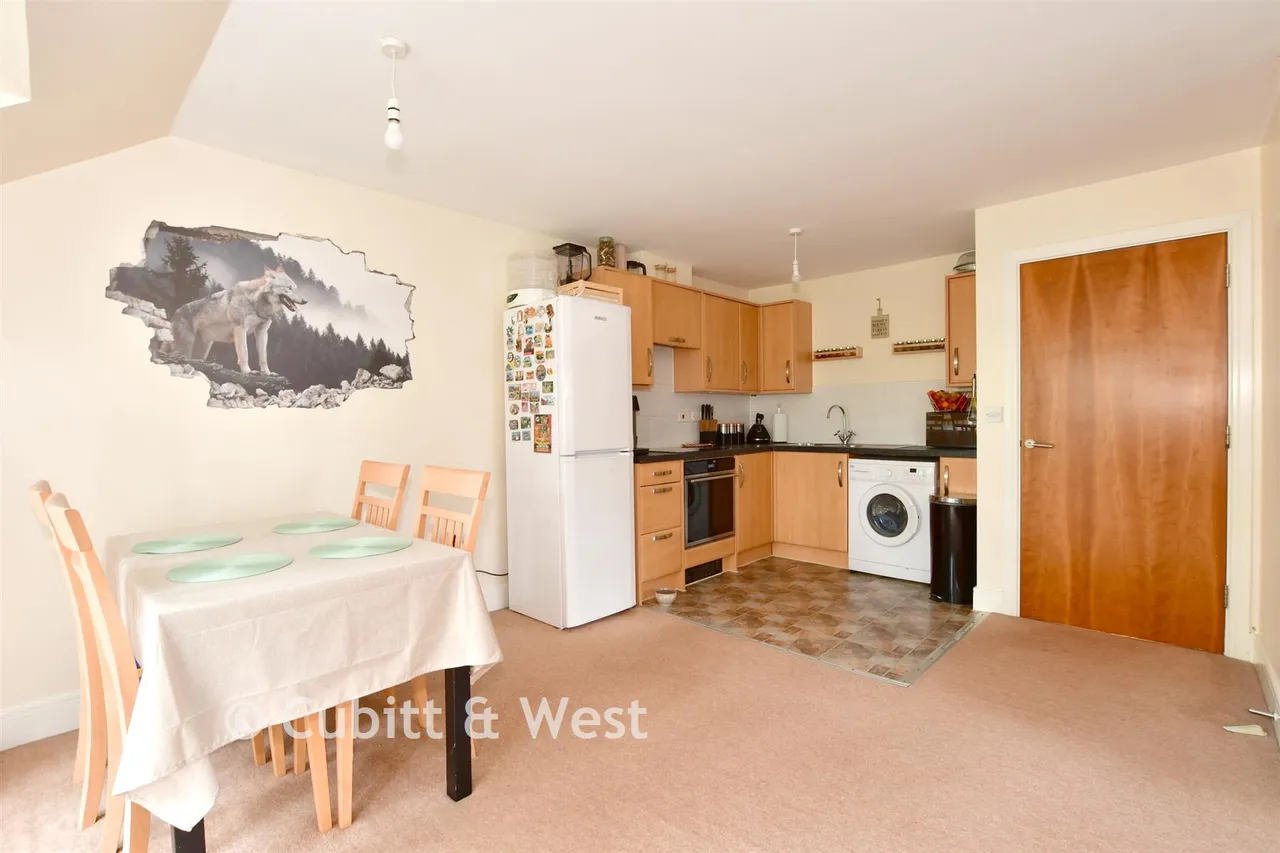 Worth Park Avenue, Crawley, RH10, photo 4