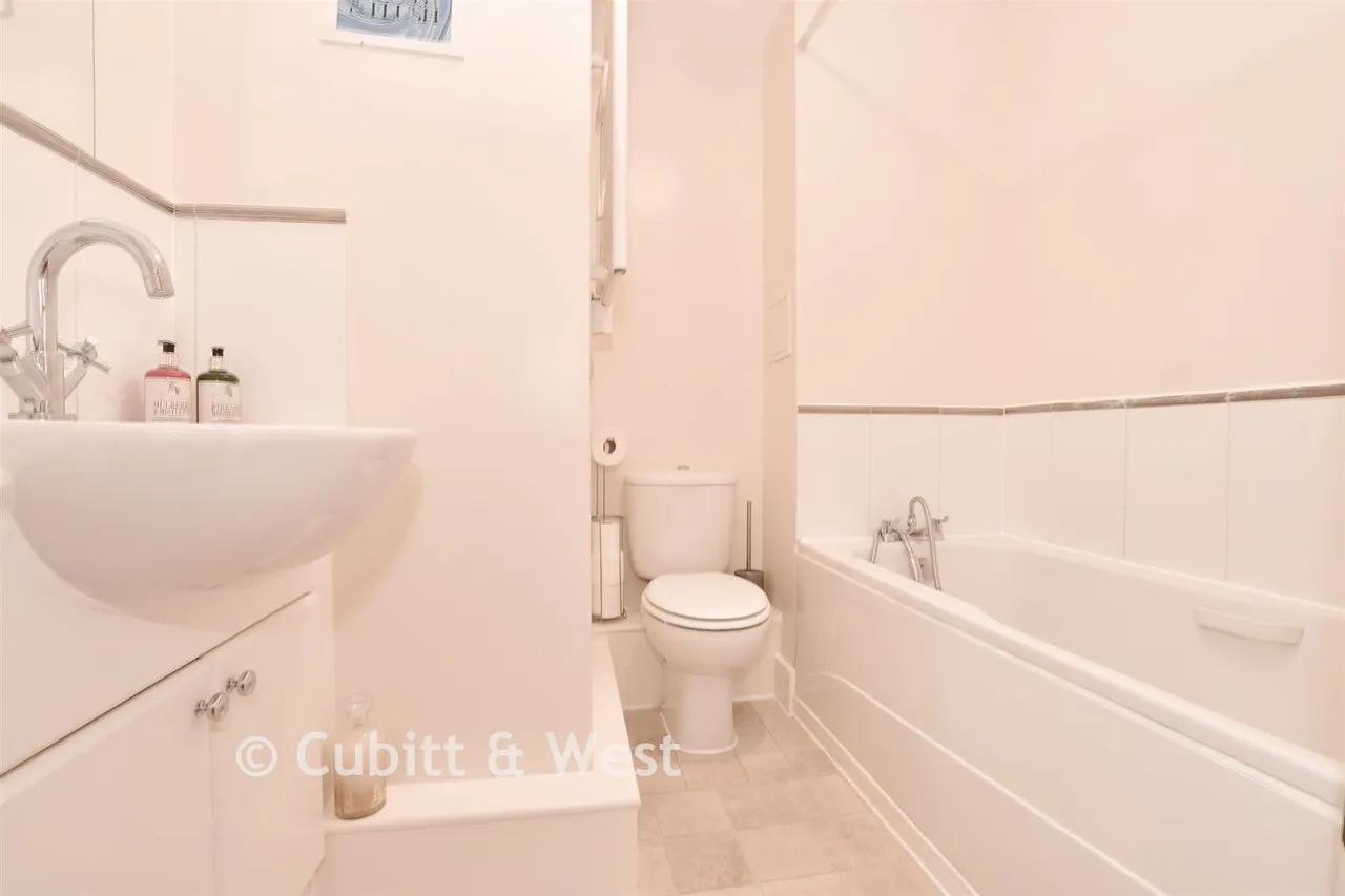 Worth Park Avenue, Crawley, RH10, photo 10