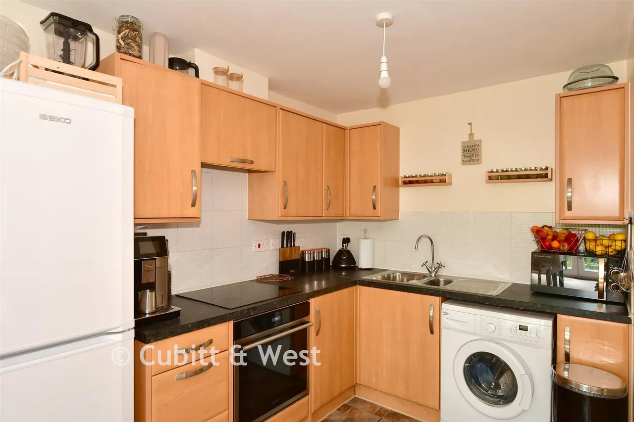 Worth Park Avenue, Crawley, RH10, photo 5