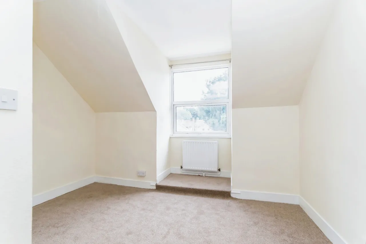 Brighton Road, Purley, CR8, photo 6
