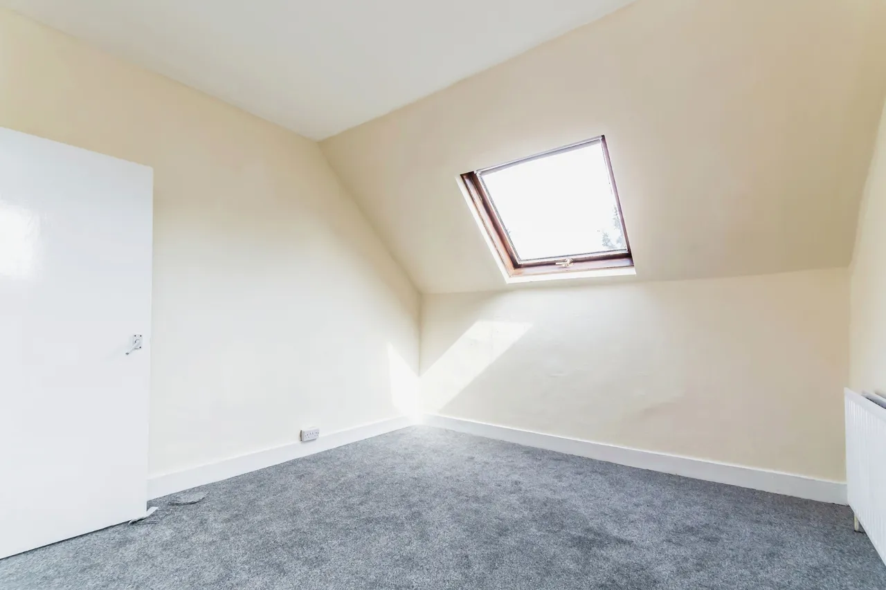 Brighton Road, Purley, CR8, photo 4