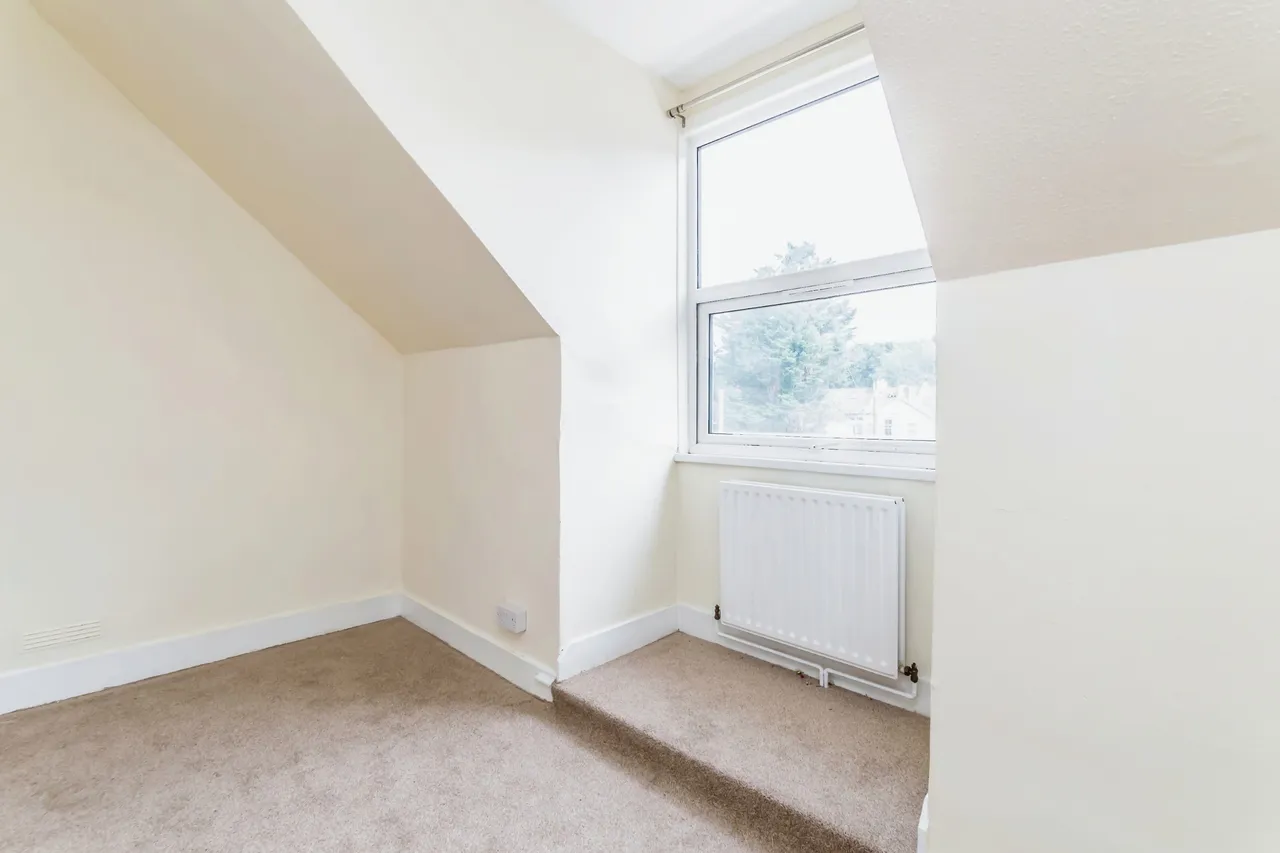 Brighton Road, Purley, CR8, photo 13
