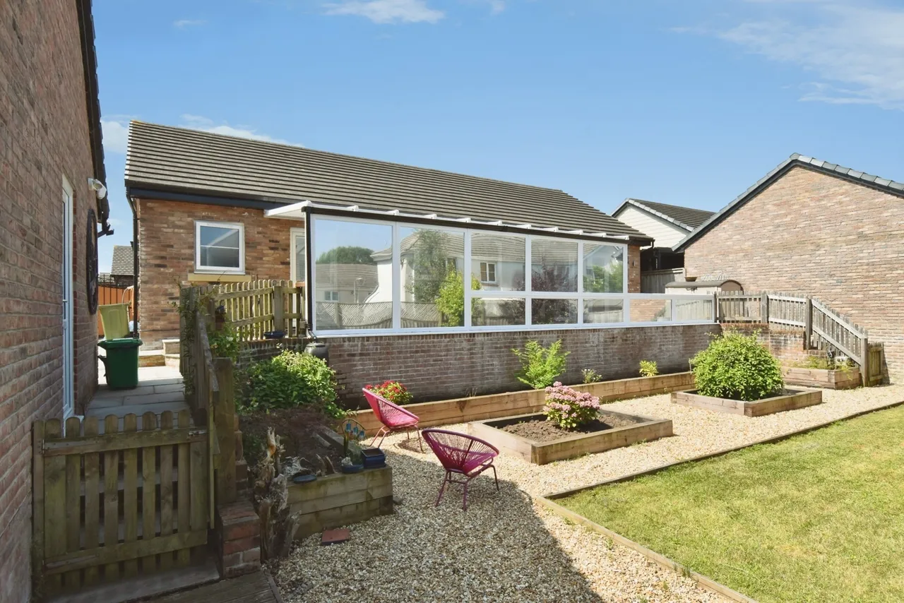 Llys Tirnant, Fforest Fach, SA18, photo 18