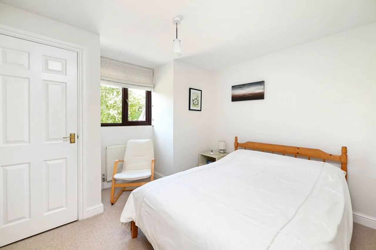 Fernhill Road, Farnborough, Hampshire, GU14 9RZ, photo 12