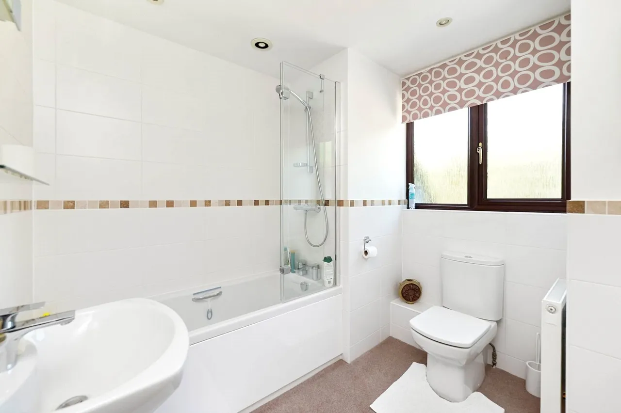 Fernhill Road, Farnborough, Hampshire, GU14 9RZ, photo 16