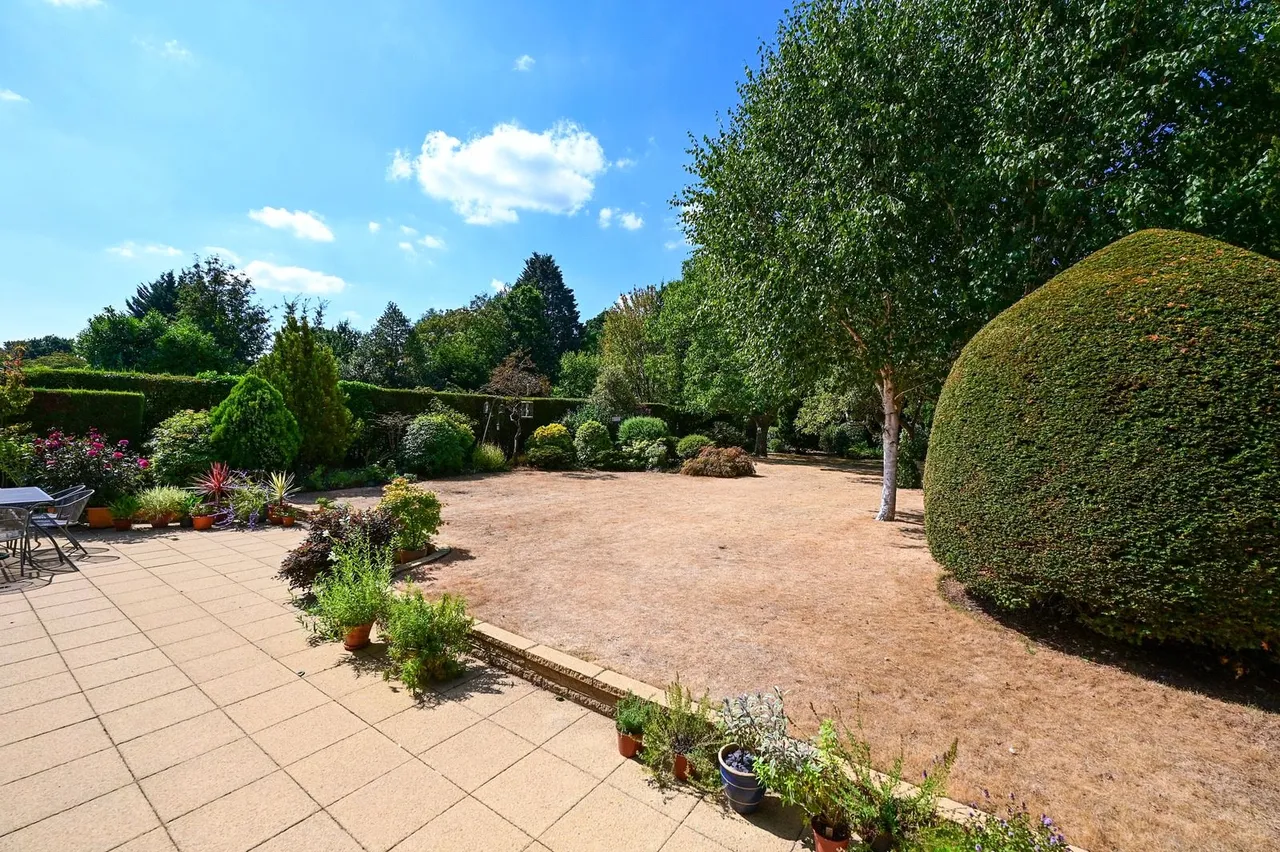 Fernhill Road, Farnborough, Hampshire, GU14 9RZ, photo 7