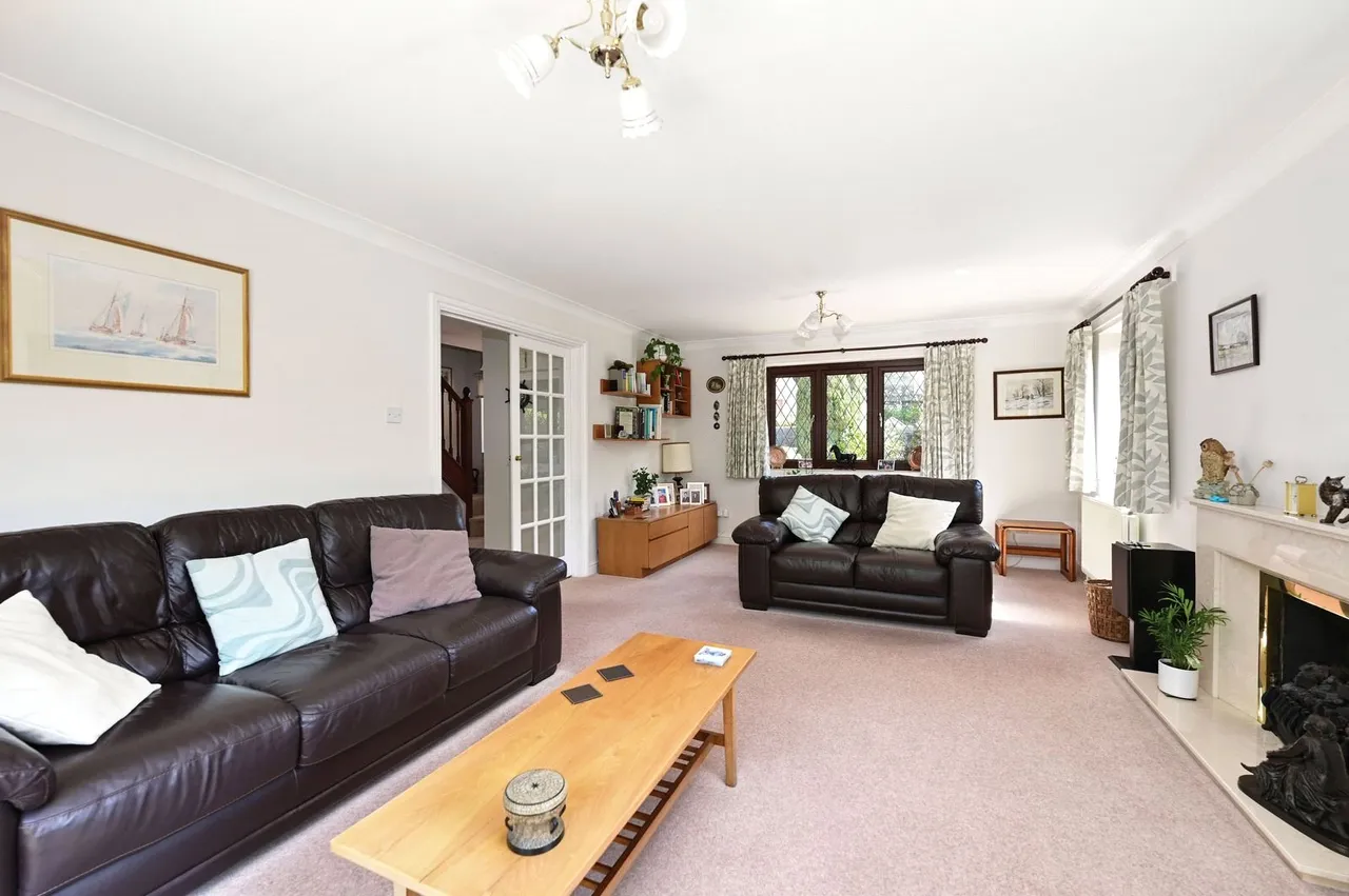 Fernhill Road, Farnborough, Hampshire, GU14 9RZ, photo 6