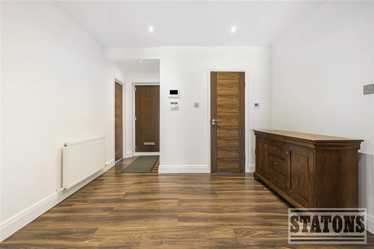 Newmans Way, Hadley Wood, EN4 0LR, photo 11