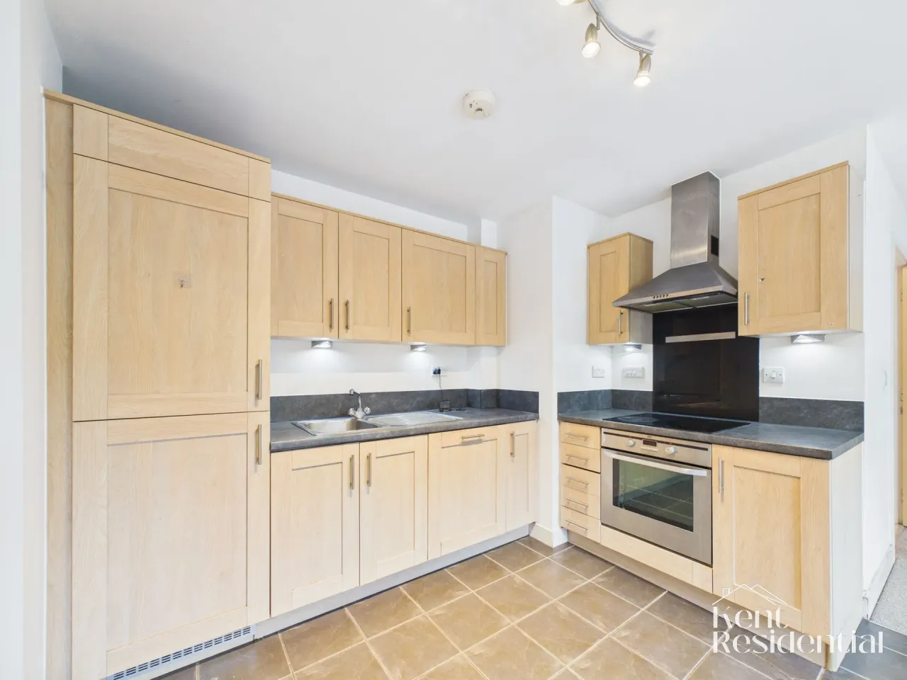 Sandling Lane, Sandling Park, ME14, photo 3