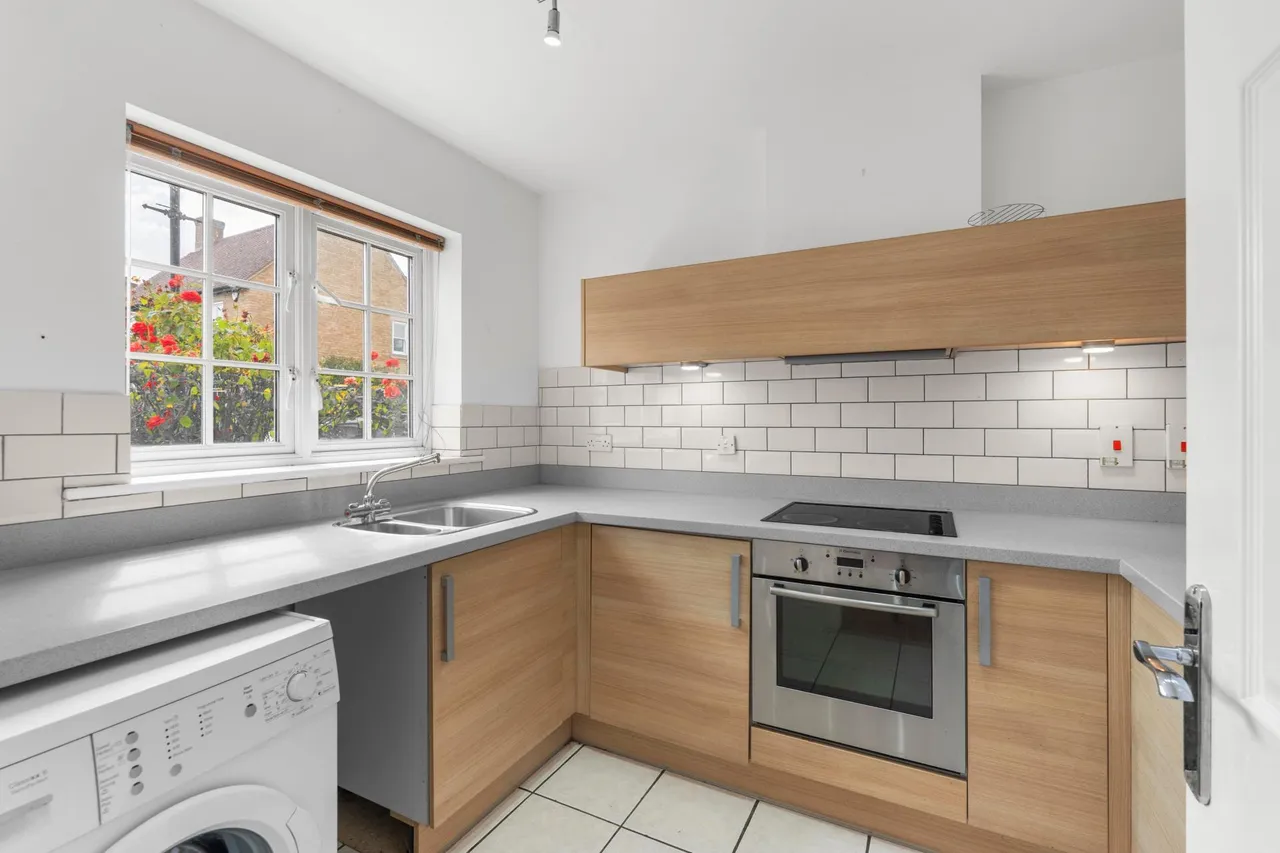 Palmerston Way, Stotfold, SG5, photo 2