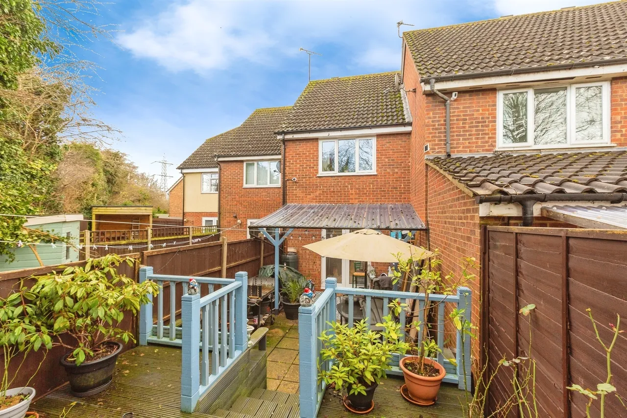 Pearson Close, Aylesbury, HP19, photo 12