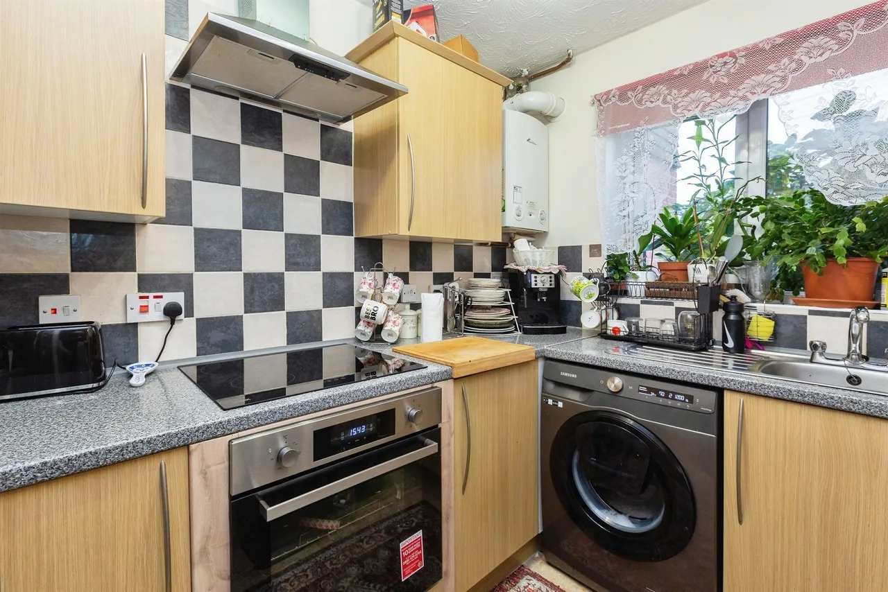 Pearson Close, Aylesbury, HP19, photo 6