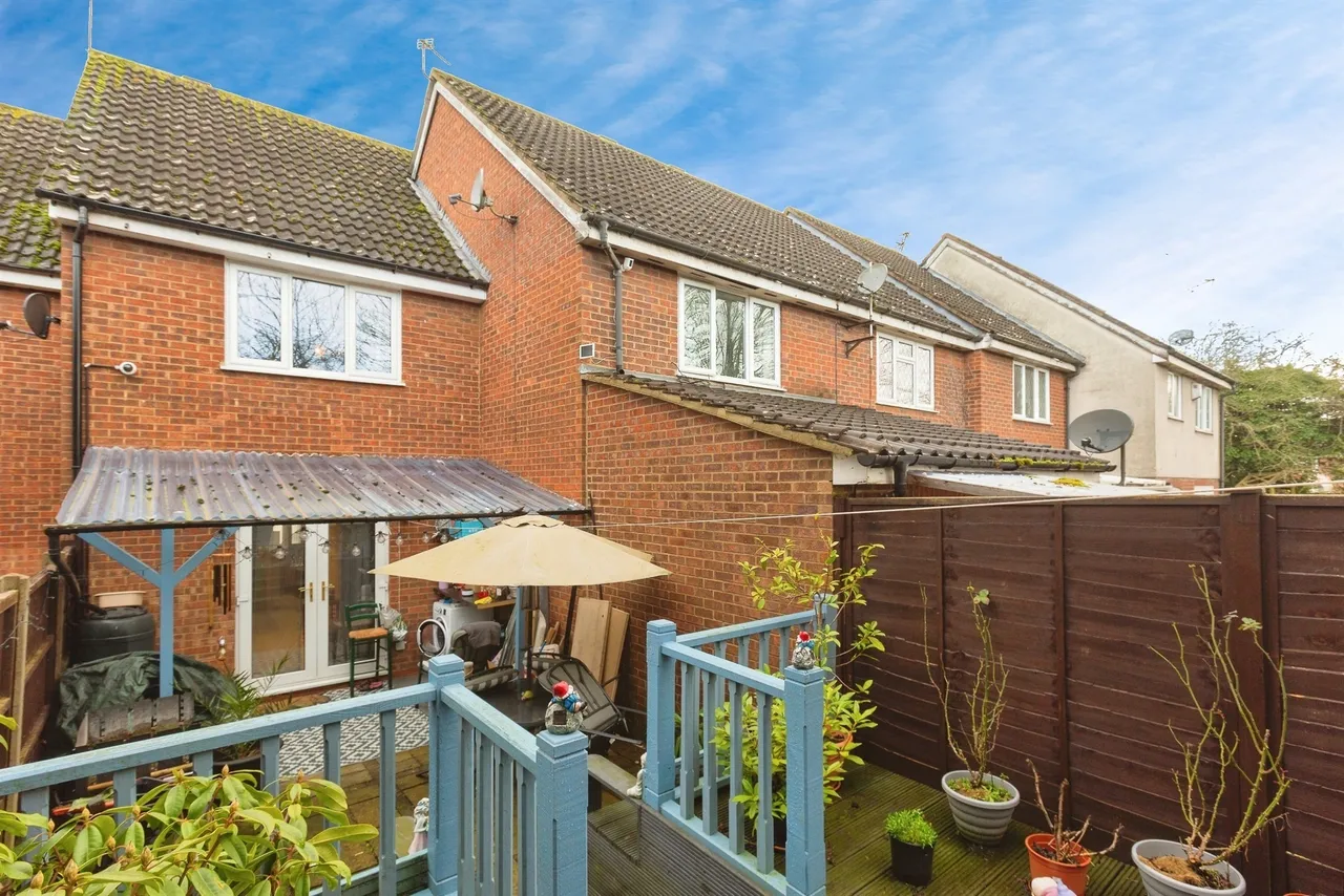 Pearson Close, Aylesbury, HP19, photo 13