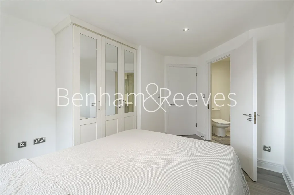Wards Wharf Approach, Royal Docks, E16, photo 5
