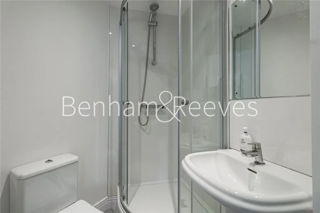 Wards Wharf Approach, Royal Docks, E16, photo 6