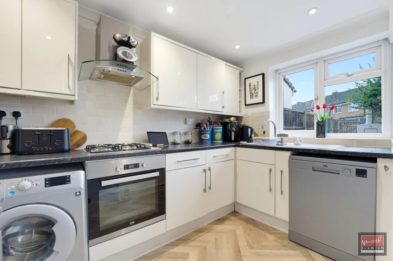 Courtfield Road, Ashford, photo 3