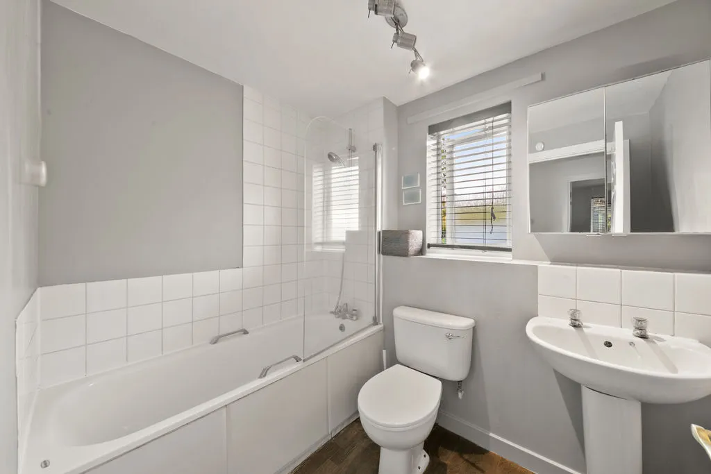 Acock Grove, Northolt, UB5, photo 7