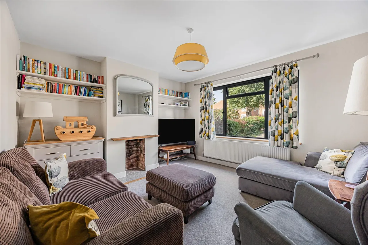 Woodcote Way, Caversham, RG4, photo 2