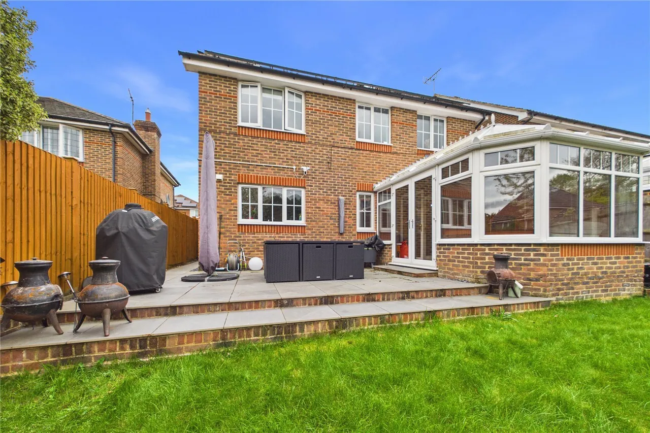 Woodcock Court, Three Mile Cross, RG7, photo 14