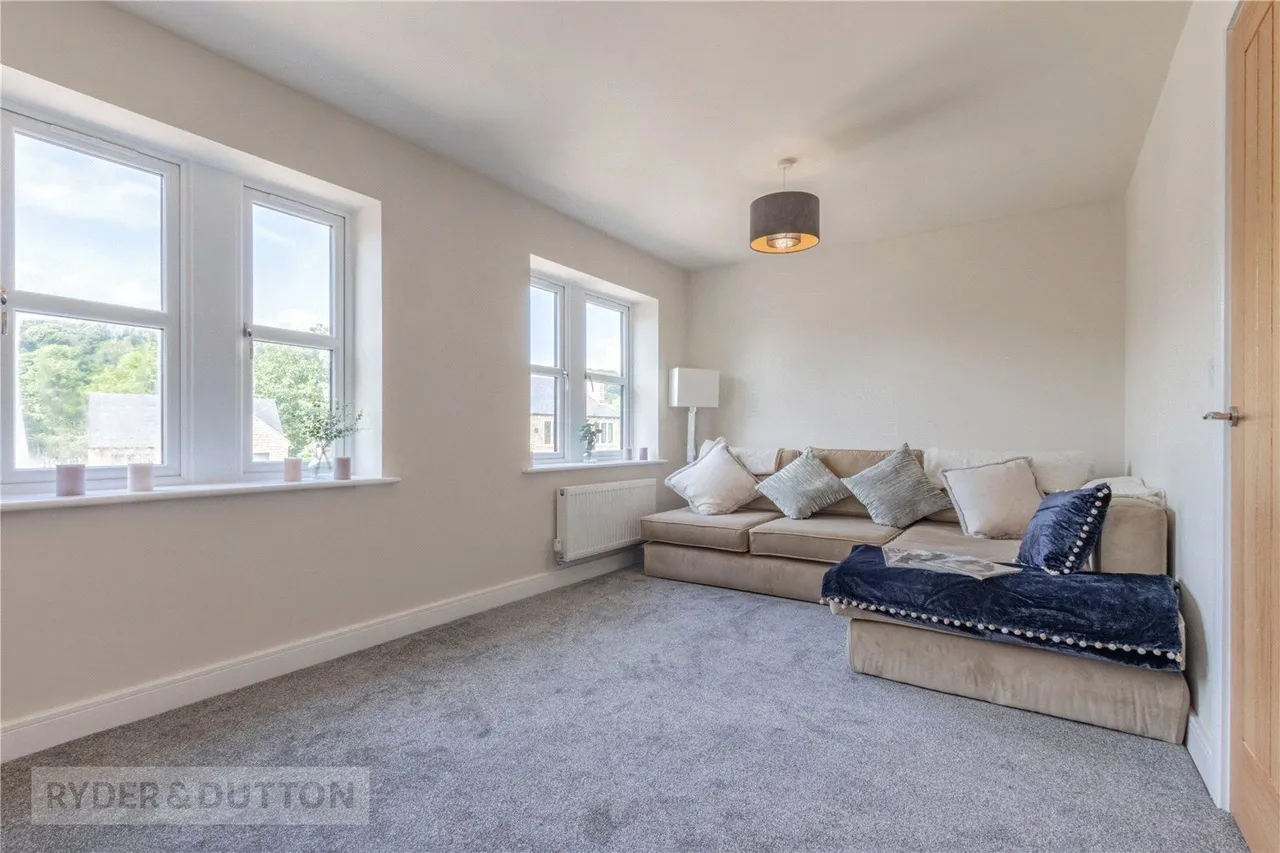 Hillcrest View, Huddersfield, HD7, photo 2