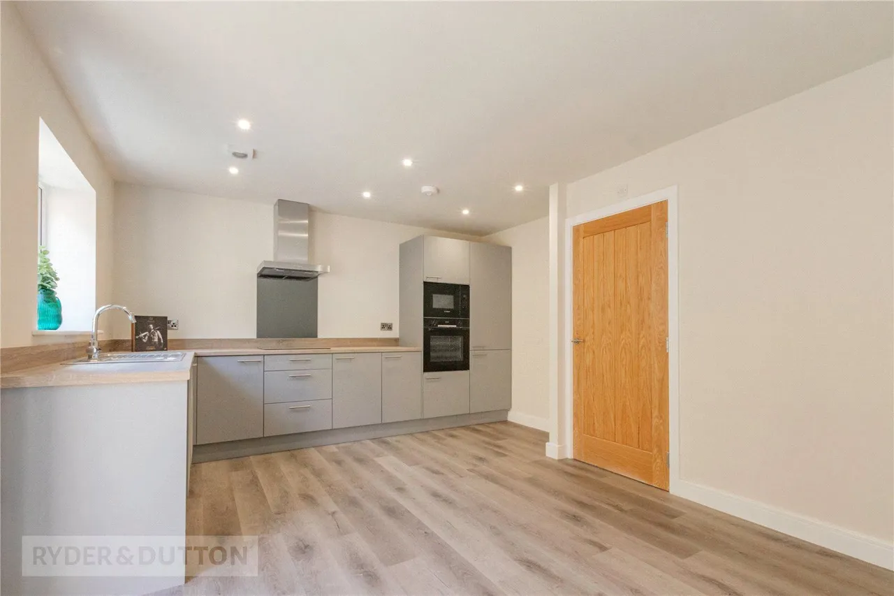 Hillcrest View, Huddersfield, HD7, photo 6