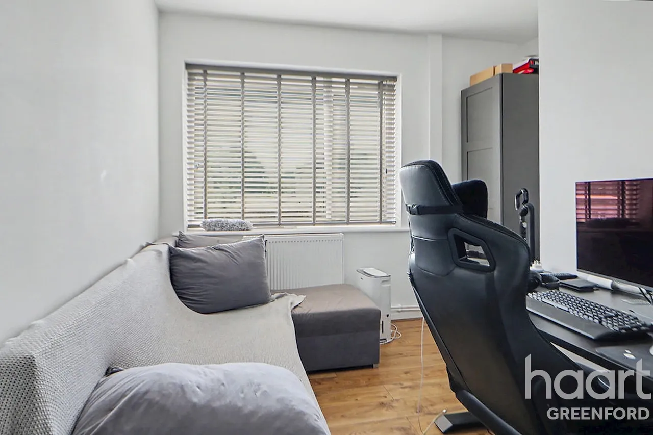 Blenheim Close, Greenford, UB6, photo 5