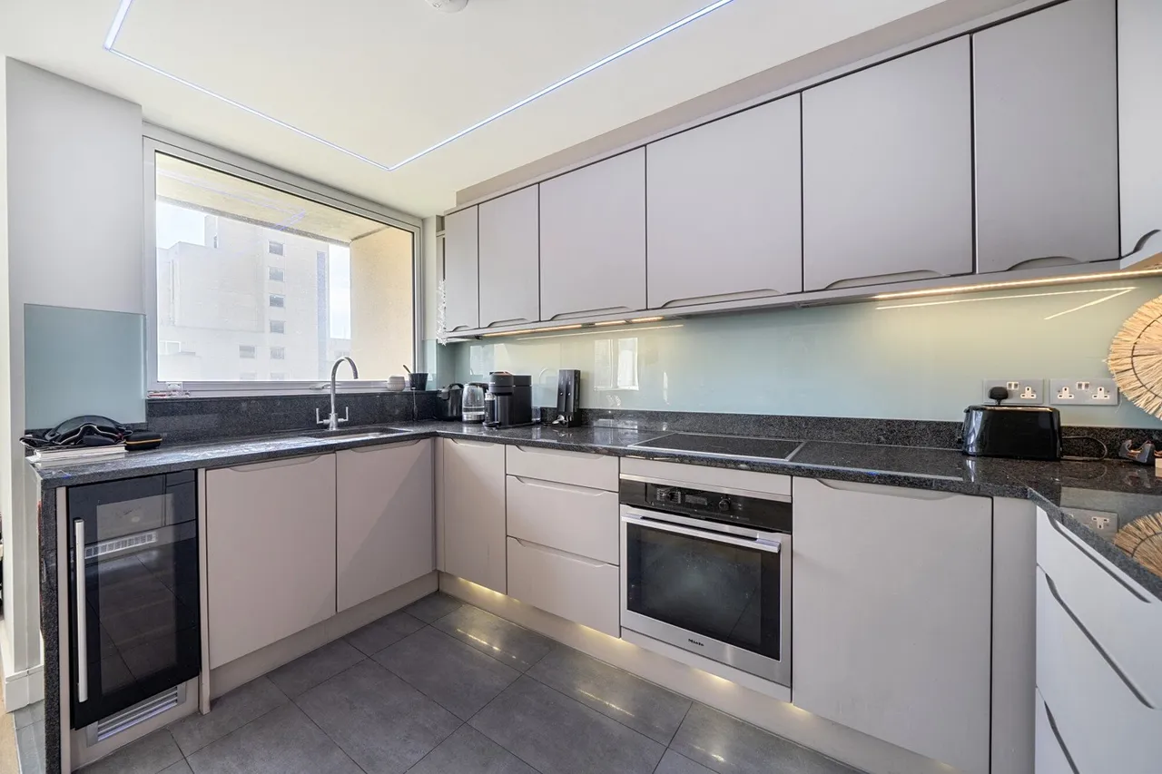 Upper Ground, SE1, photo 3