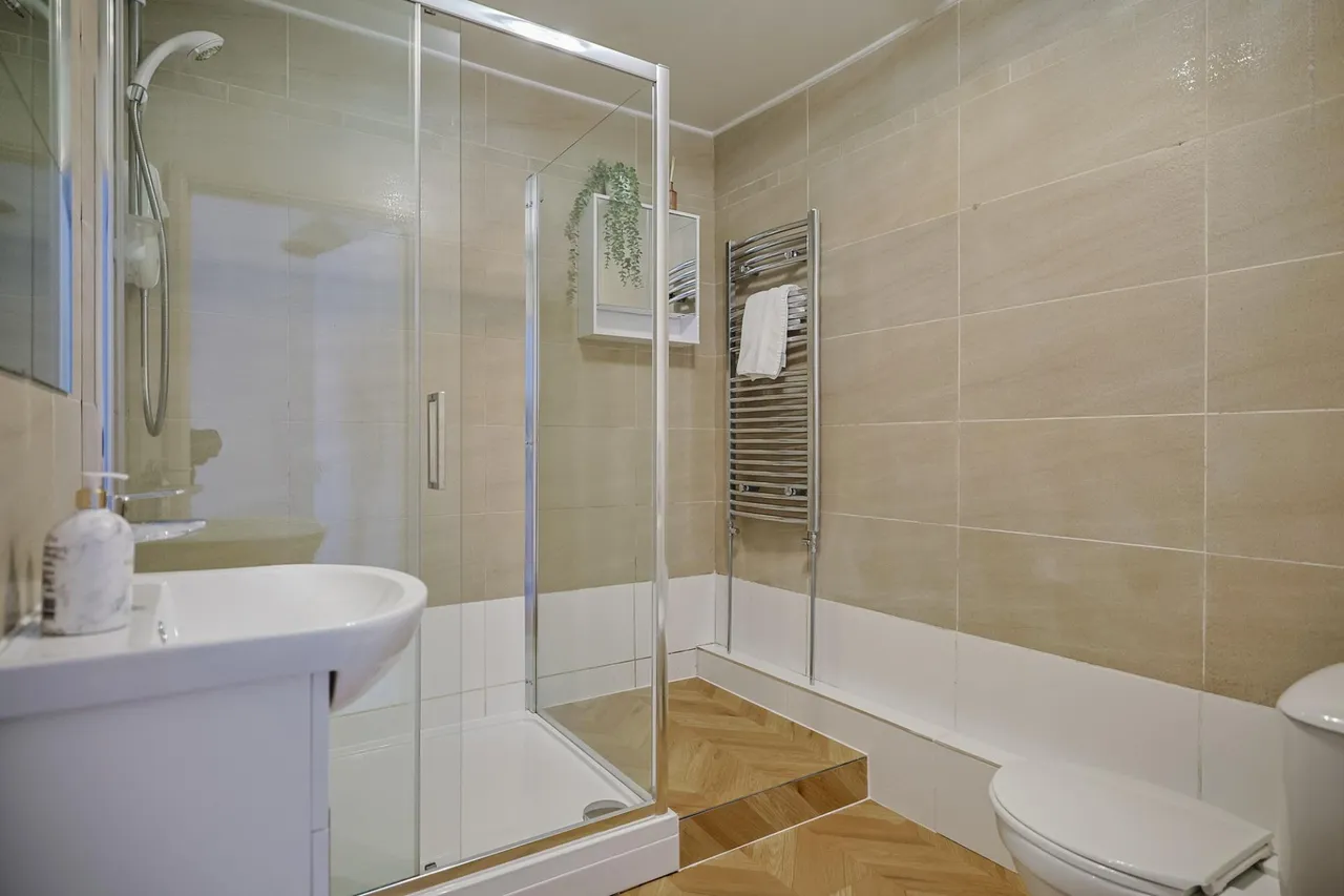 Brookside, Bishopston, photo 38