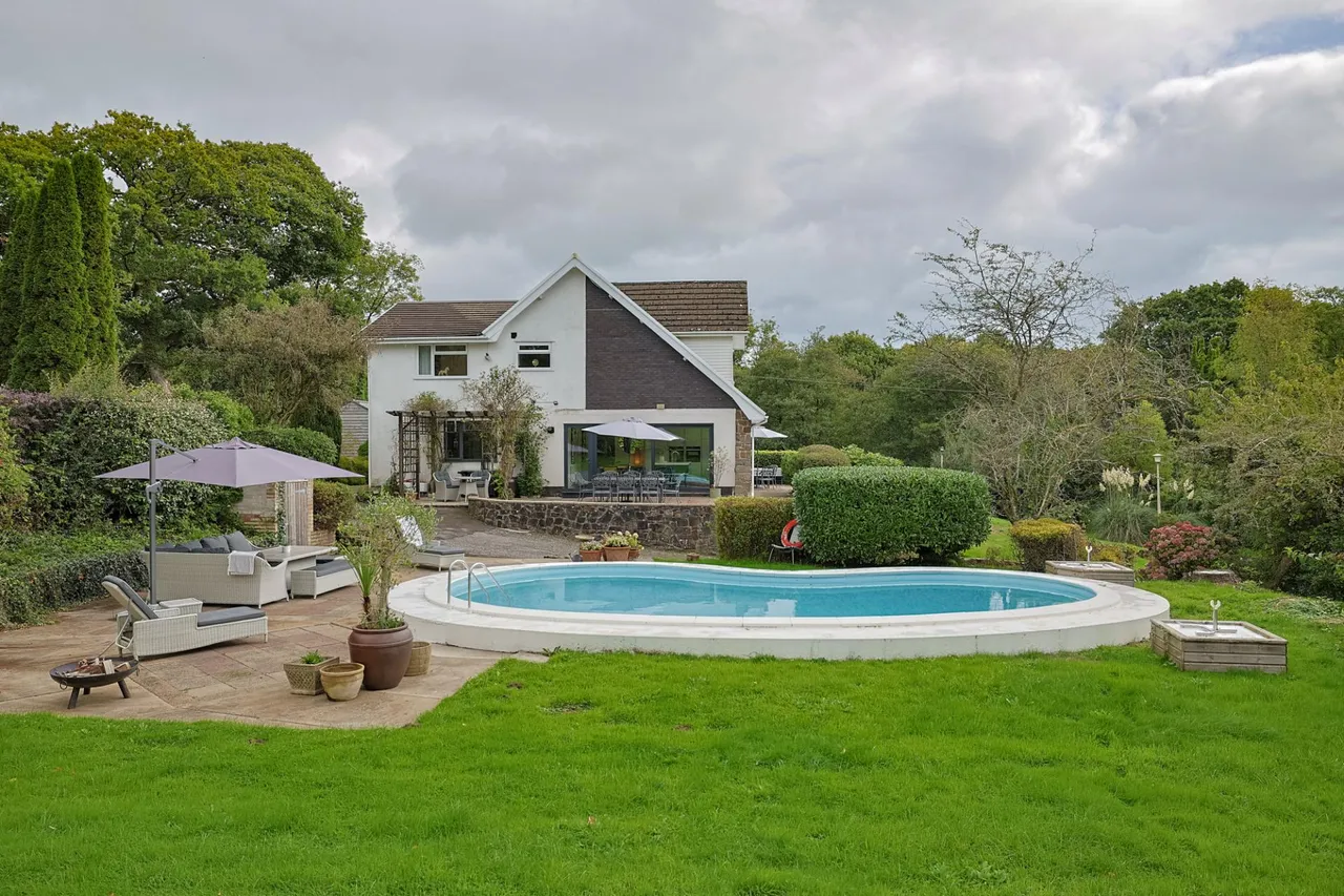 Brookside, Bishopston, photo 52