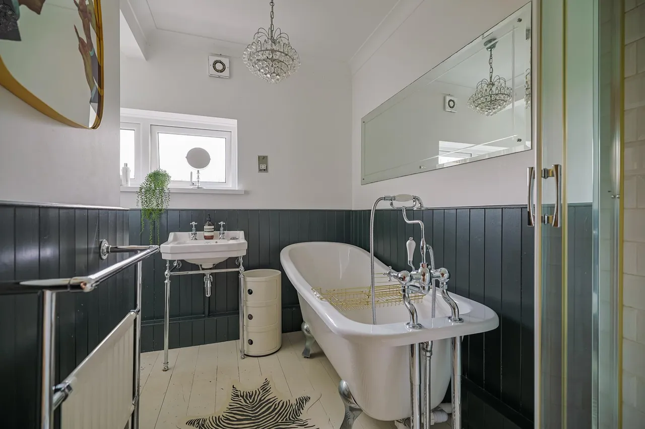 Brookside, Bishopston, photo 33