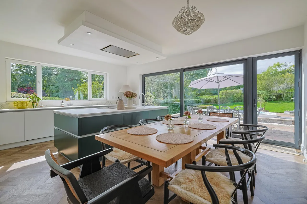 Brookside, Bishopston, photo 4