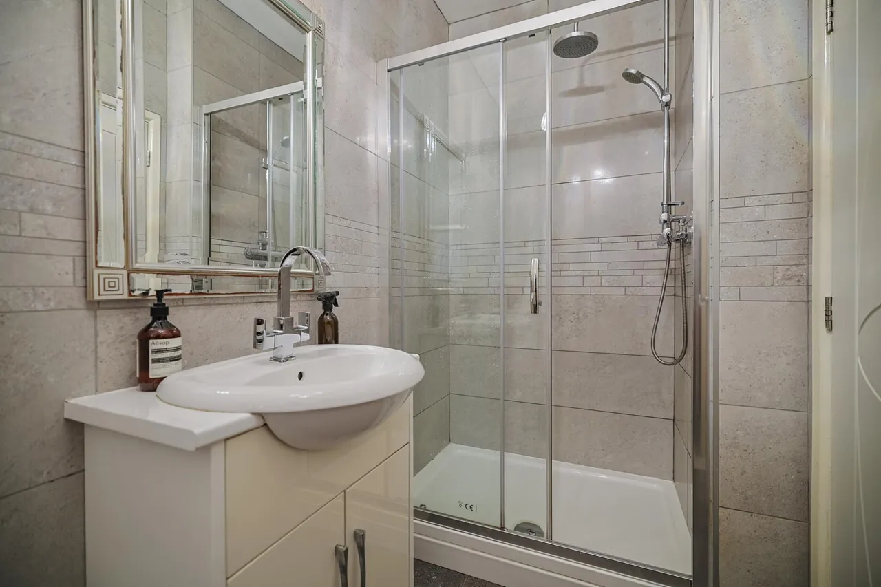 Brookside, Bishopston, photo 19