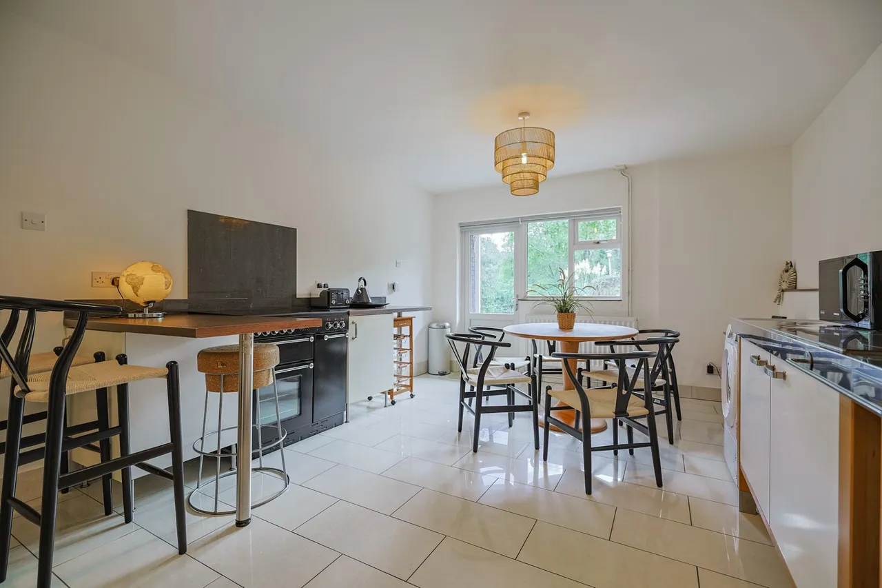 Brookside, Bishopston, photo 36