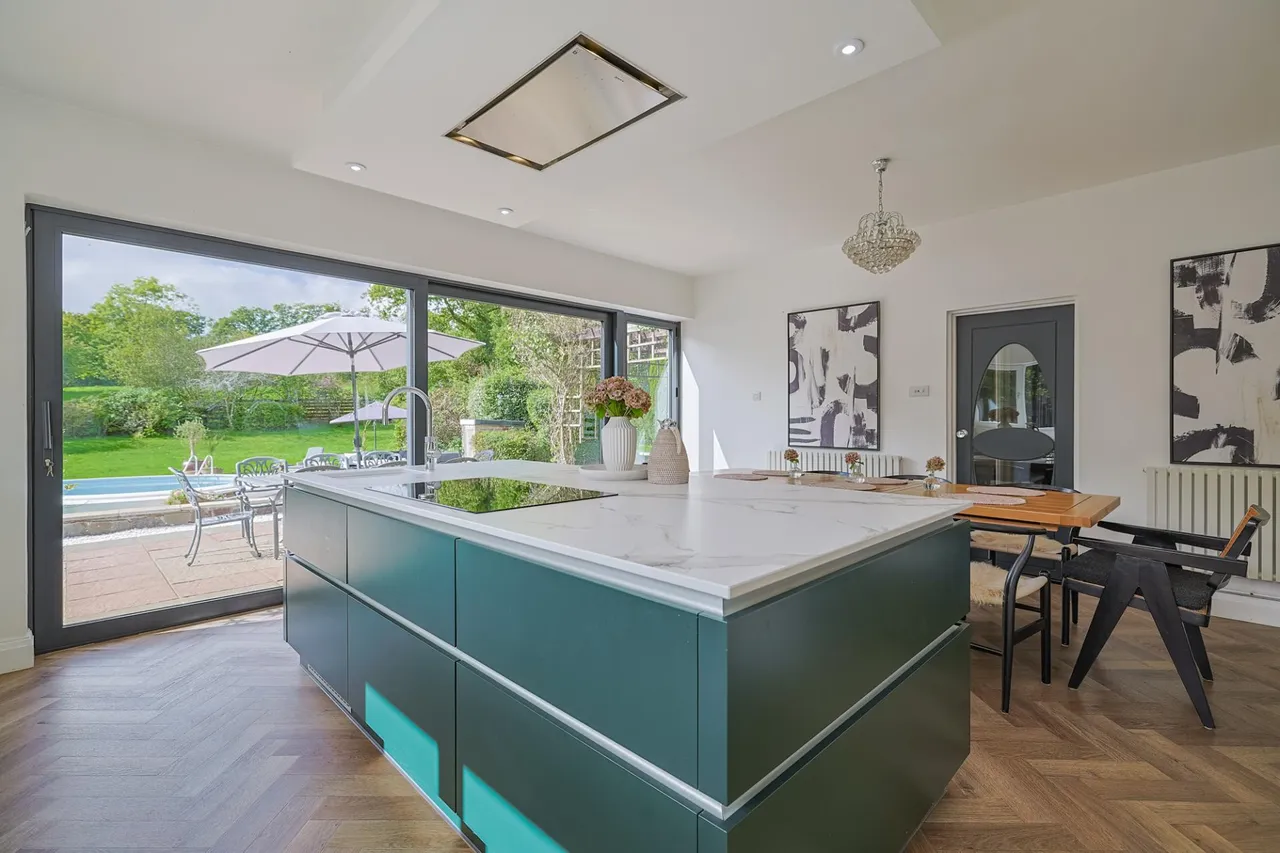 Brookside, Bishopston, photo 7