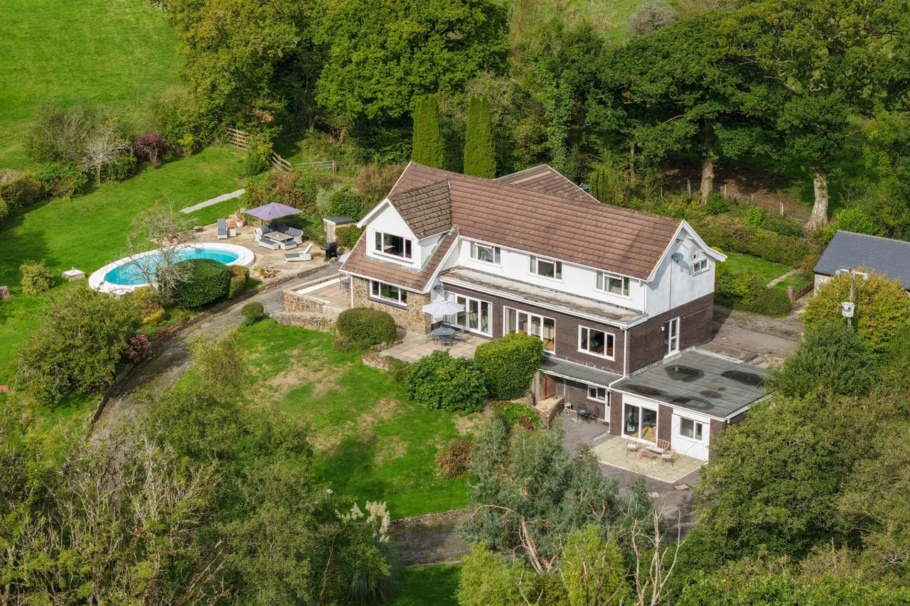 Brookside, Bishopston, photo 44